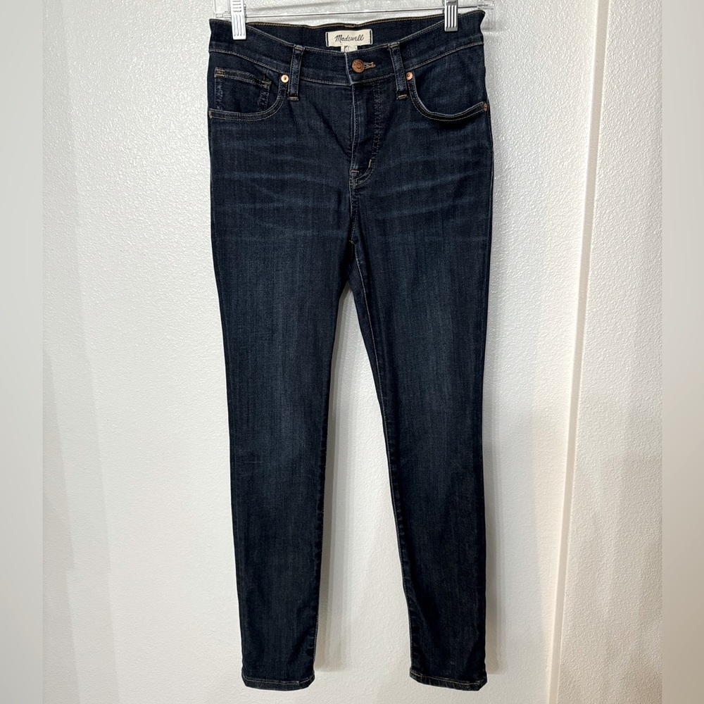 Madewell Petite 9" Mid-Rise Skinny Jeans in Larkspur Wash: TENCEL™ Denim Edition - Picture 6 of 11